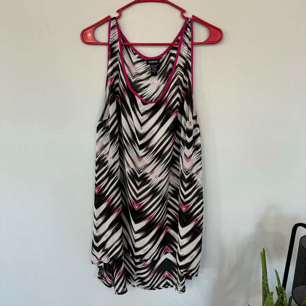 Torrid Longer Length Sleeveless Top Plus Size 2X Black White Pink Polyester